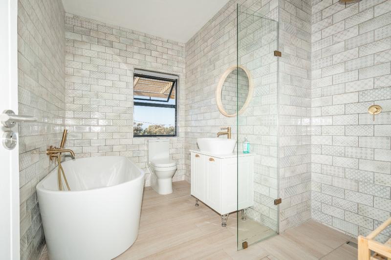 4 Bedroom Property for Sale in Sandy Point Western Cape